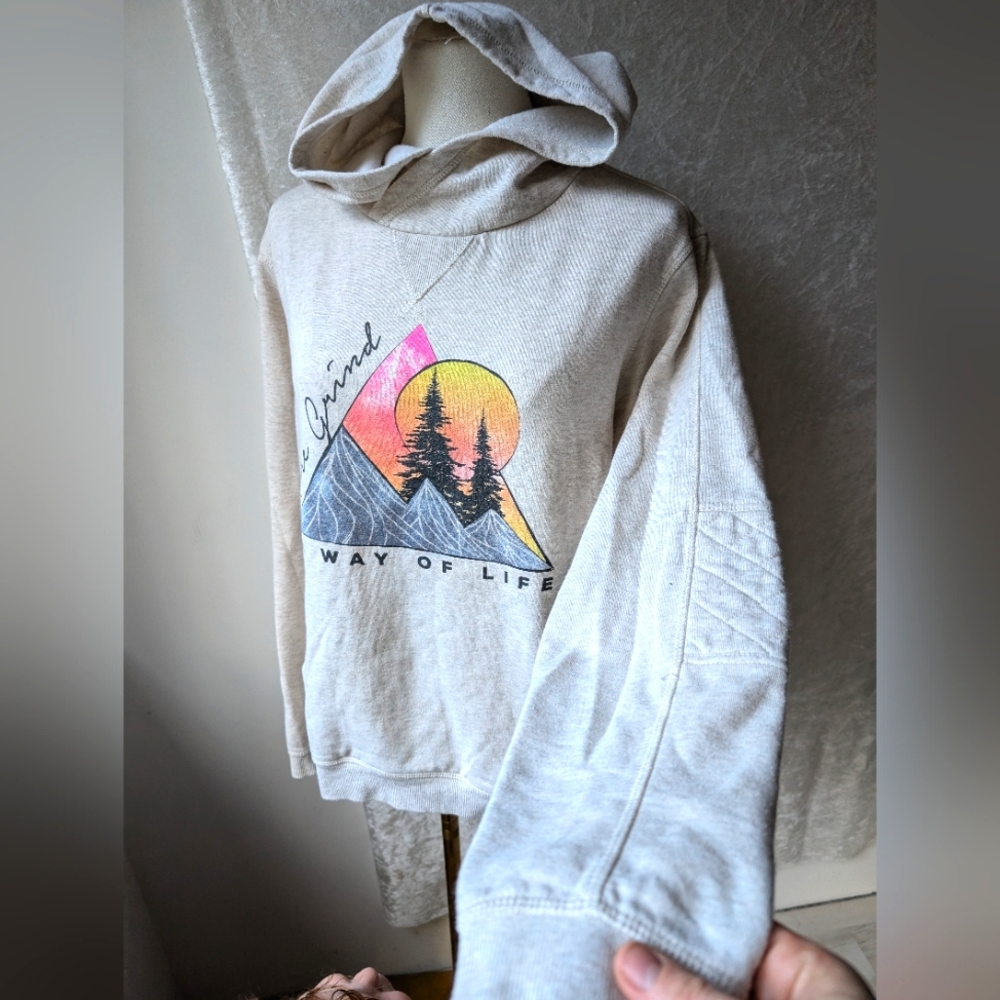 The Grind Mountain Graphi Techstyles California Large Oatmeal Hoodie Elbow Pads